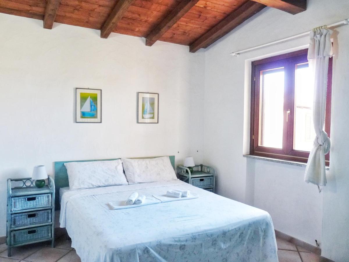 Le Caterine Villa Porto San Paolo  Exteriör bild