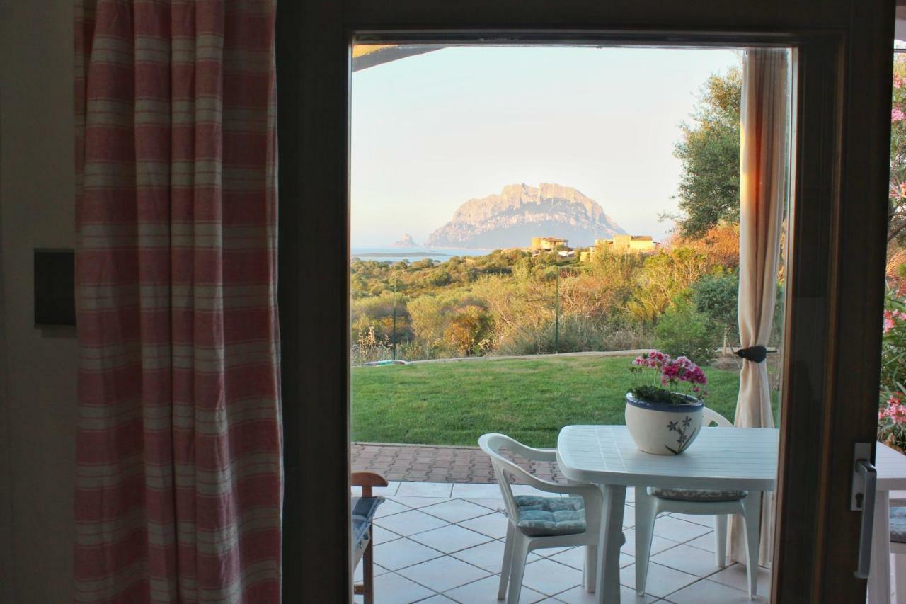 Le Caterine Villa Porto San Paolo  Exteriör bild