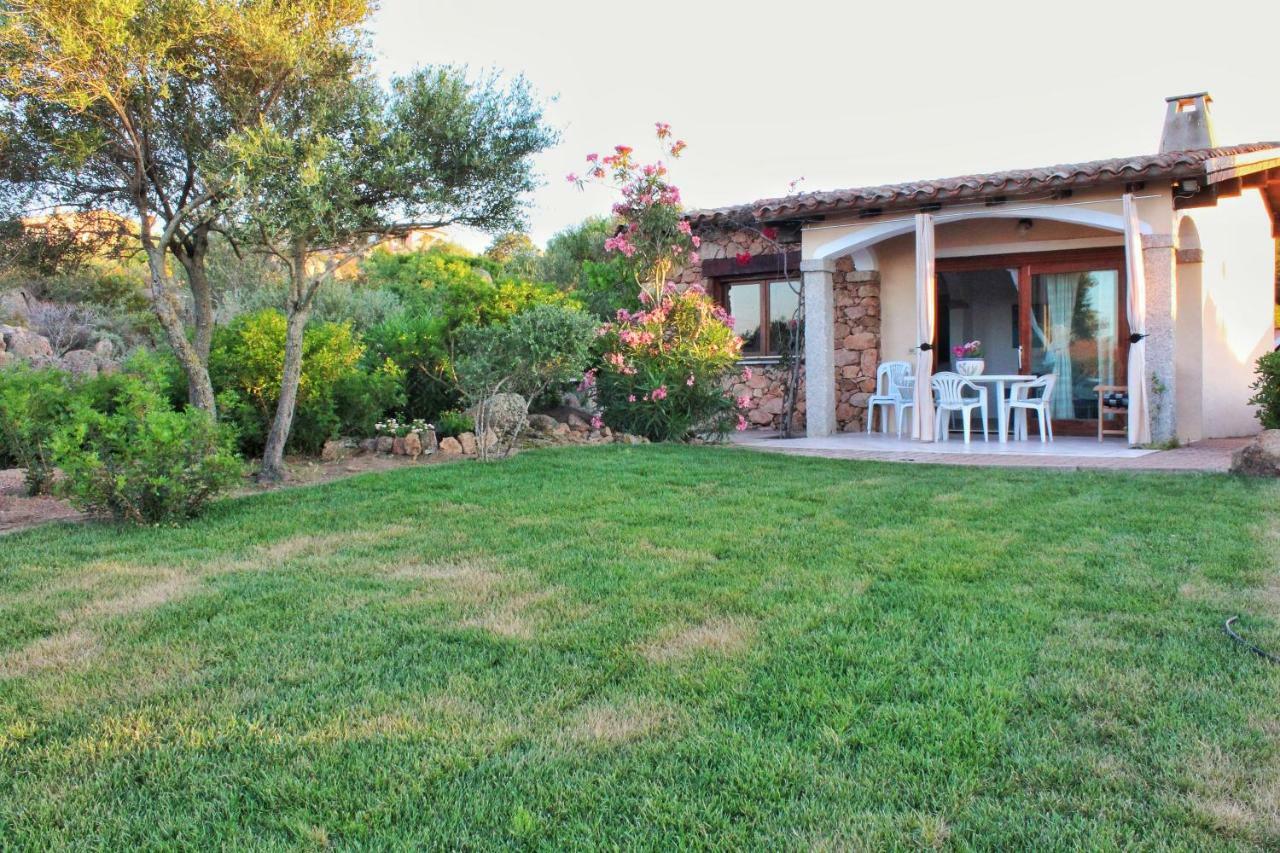 Le Caterine Villa Porto San Paolo  Exteriör bild